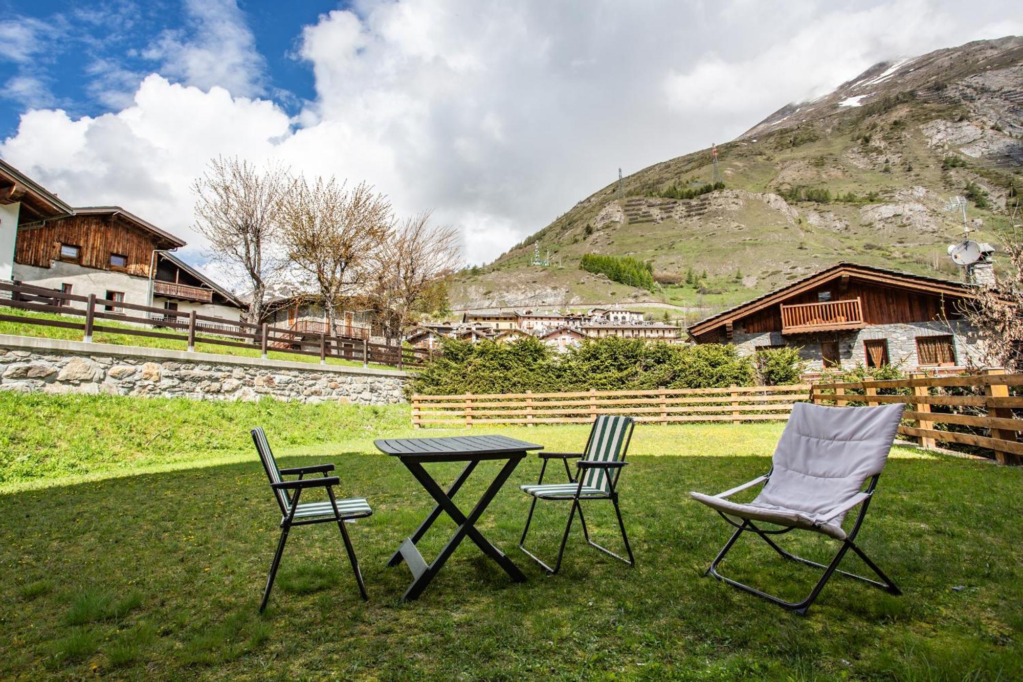La Casa Di Matilde - Trilocale Vicinissimo Alle Piste Da Sci La Thuile Exterior foto