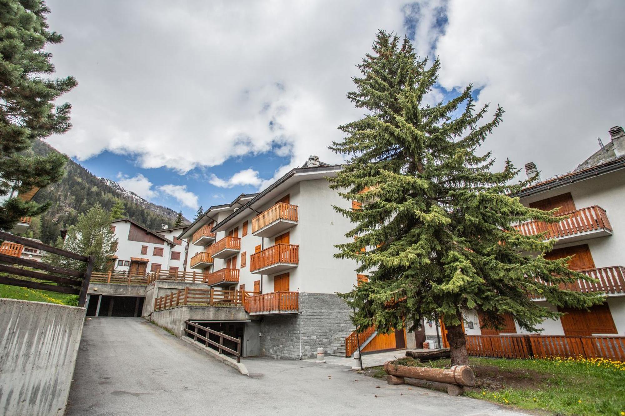 La Casa Di Matilde - Trilocale Vicinissimo Alle Piste Da Sci La Thuile Exterior foto